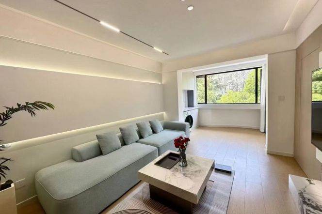 Jing’an morden & nice 2br in good compound with 15k
