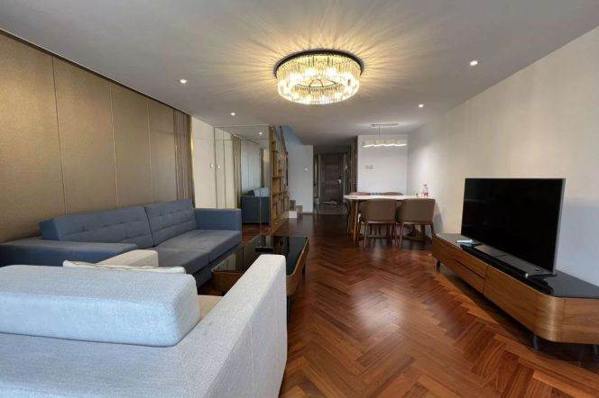 1 br 80 sqm modern Duplex &wall heating/Gubei L 10 for 9K