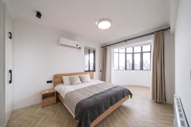 2+1 br 130 sqm High rise &wall heating &oven/changping rd jing'an 14K