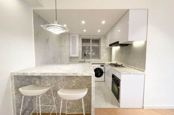  Prime 1Bed with Floor Heating in Xuhui for ¥11,000/Can Move in anytime