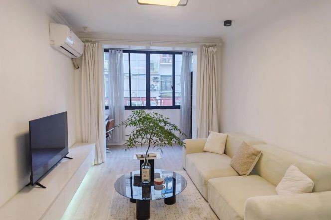 Spacious 1 br with open kitchen(oven),easy to ZhongShan Park L 2/3/4