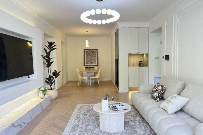 Suzhou Creek View/ Da Shanghai City Garden with floor heating/central AC /16500 Per month 