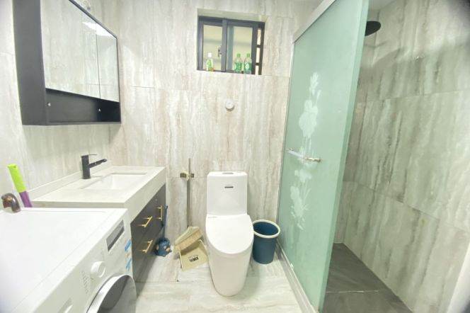 1 br modern Apt &big Windows&open kitchen/28F /nice compound Suzhou creek