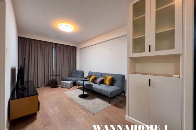 Modern&Bright&Spacious&Good Layout 1Bdr 1Bath Apt+Large Closet+West Nanjing Rd CBD