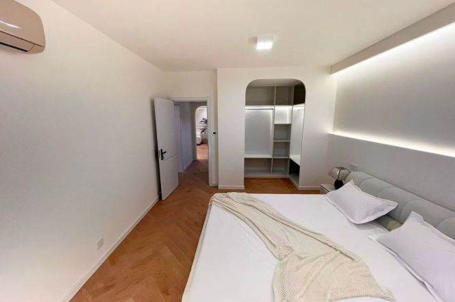 3 br newly renovated Apt&floor heating &huge terrace/Jing'an 18.5K