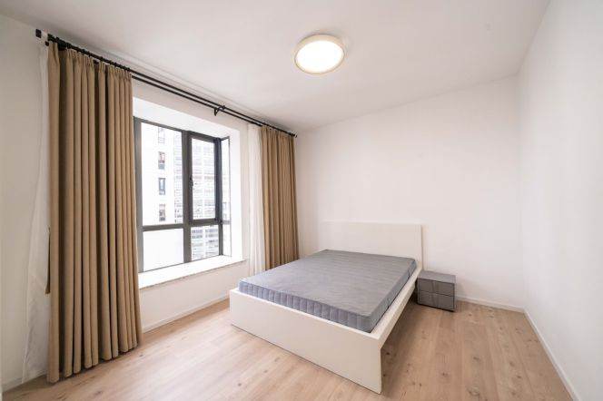 2BR 2BTH w/ Floor heating nr NanJing West RD M2/12/13