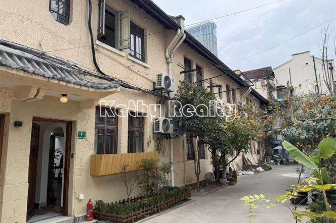 Cozy whole lane house 2BR Nanjing(w) Rd 21k
