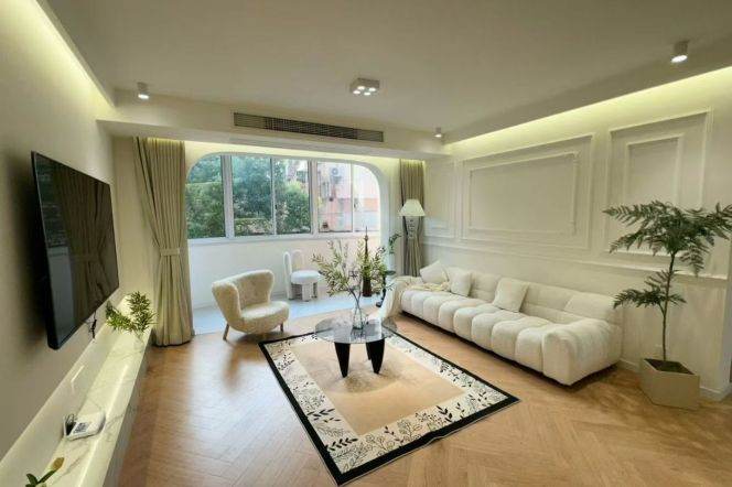 3 br newly renovated Apt&floor heating &huge terrace/Jing'an 18.5K