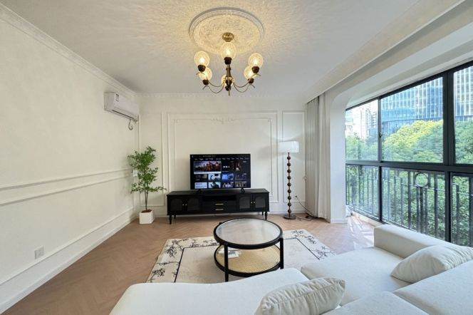 3 br 150 sqm modern Apt/big Windows/nice compound Suzhou creek 14K