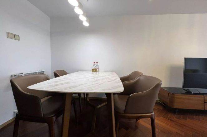 1 br 80 sqm modern Duplex &wall heating/Gubei L 10 for 9K