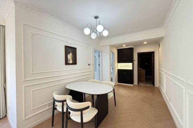 3 br 150 sqm modern Apt/big Windows/nice compound Suzhou creek 14K