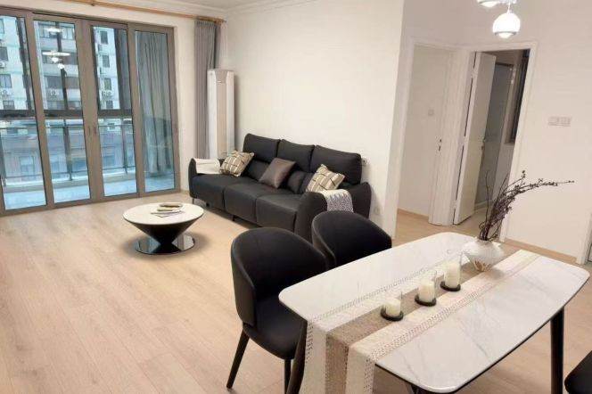 Xujiahui nice 2brbt good compound with 15k