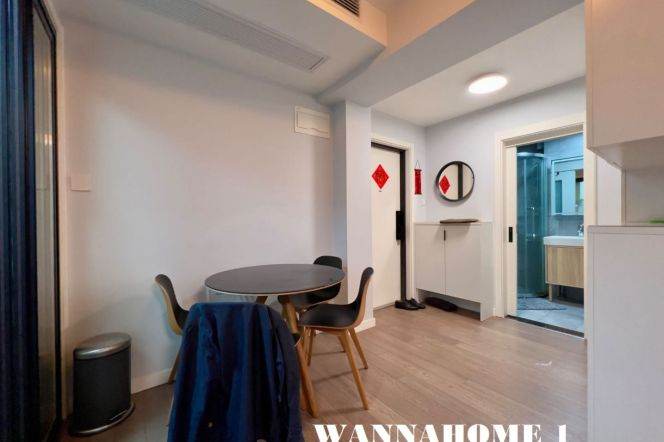 Modern&Bright&Spacious&Good Layout 1Bdr 1Bath Apt+Large Closet+West Nanjing Rd CBD