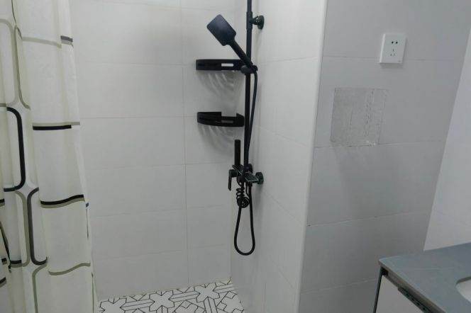 Cozy 1 br on HuiChuan Rd , 4 mins walking to L 2/3/4 ZhongShan Park St.