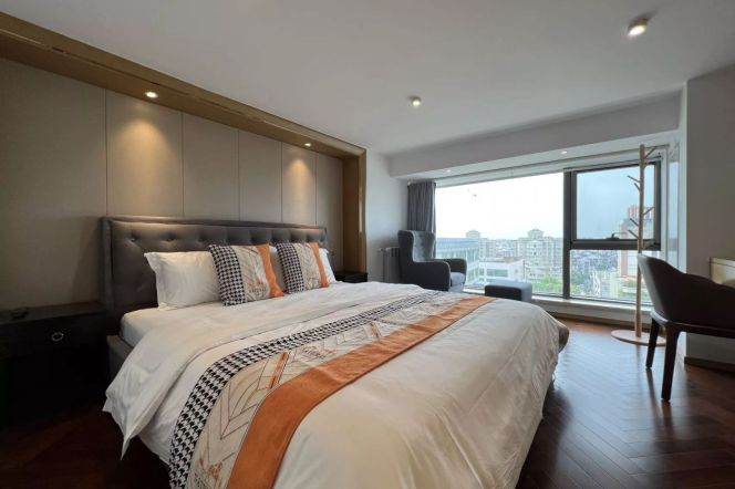 1 br 80 sqm modern Duplex &wall heating/Gubei L 10 for 9K