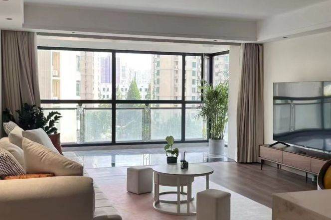 Xujiahui/3br2bt/central AC/floor heat/oven