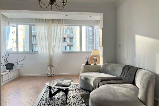 Jing'an, Modern &Bright 1br, elevator, floor heating, central AC