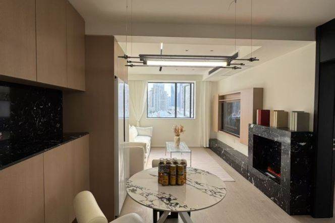 2Bedrooms with Underfloor Heating /Dual Subway /Custom Furniture