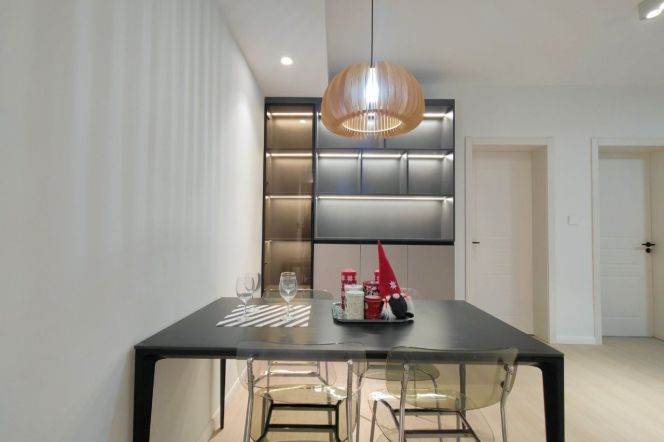 Decent Highrise 2br/1bt Apt in Changshou Road