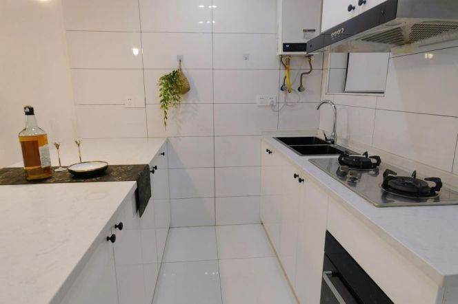 Spacious 1 br with open kitchen(oven),easy to ZhongShan Park L 2/3/4