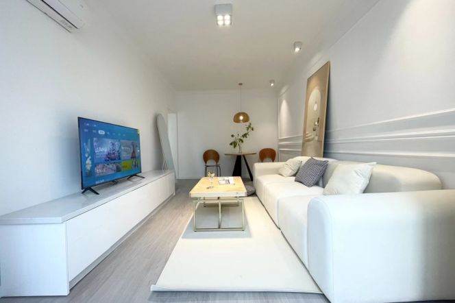 hongqiao rd station one bedroom