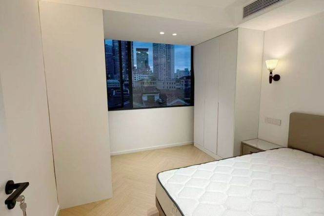 Jing'an Temple, Brand new 1br, floor heating, central  AC, Oven 