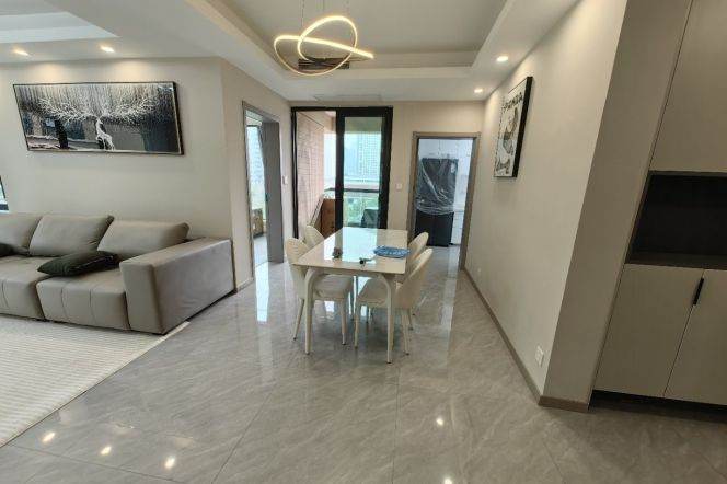 Renovated 4BR 2BA Residence in Shanghai Greentown/Century Park