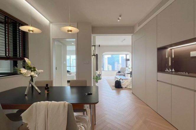 Morden 2brs with floor heating in Jing an temple area