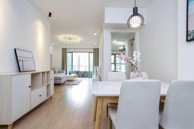 Morden 2brs with floor heating and balcony in Jing an temple