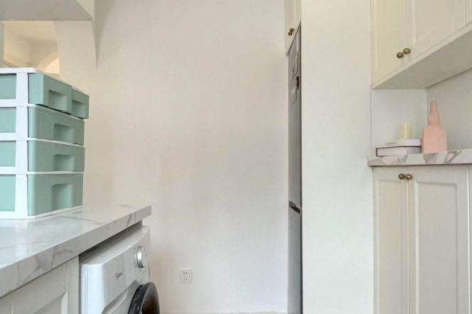 Bright&Spacious&Modern 1Bdr 1Bath Apt+6F Walk Up+L2/11 Jiangsu Rd Metro+Clean Compound