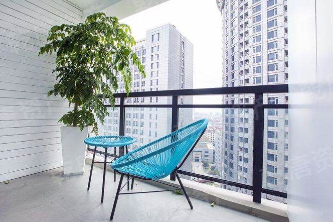 Morden 3brs with balcony and floor heating belong to central Xujiahui