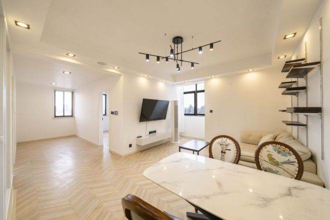 Changping Rd Station Elevator 2+1Br/2Bath Line7