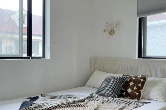 Bright&Spacious&Modern 1Bdr 1Bath Apt+6F Walk Up+L2/11 Jiangsu Rd Metro+Clean Compound