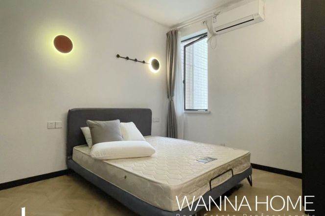 Great Compound+Spacious&Modern 2Bdrs 1Bath Apt+L2/11 Jiang Su Rd+Open Balcony+Bus 71