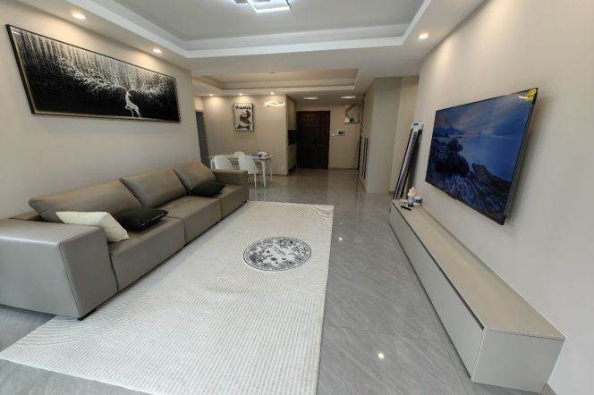 Renovated 4BR 2BA Residence in Shanghai Greentown/Century Park