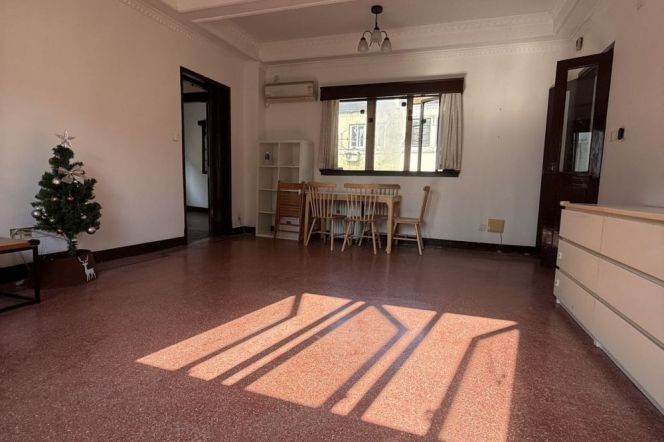 High value 2brs&2baths with good lighting near Shanghai Library