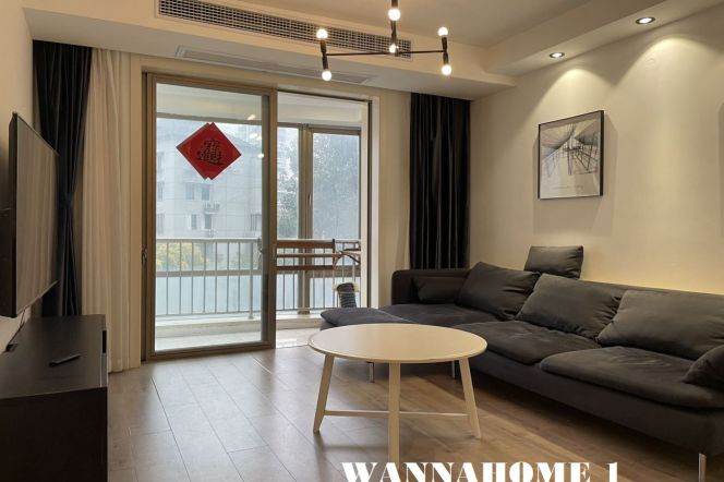 Spacious&Bright 2Bdrs 1Bath Apt+Large Balcony+L13 Wu Ning Rd+Top Compound