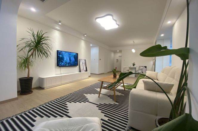 Newly Renovated 3BR 2BA Residence in Tangqiao/Pudong, only 15k