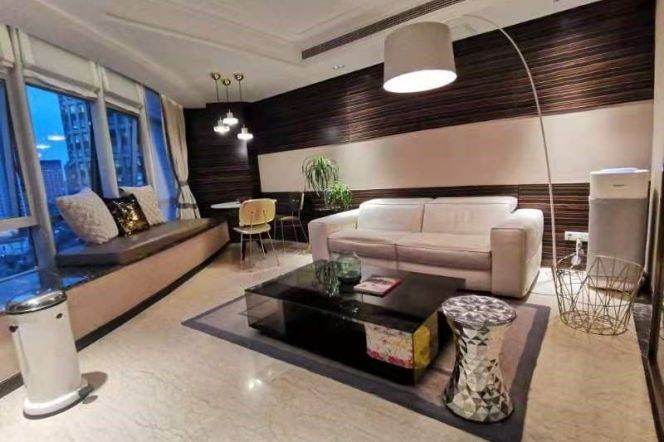 West Nanjing Road / Next to Taikoo Hui