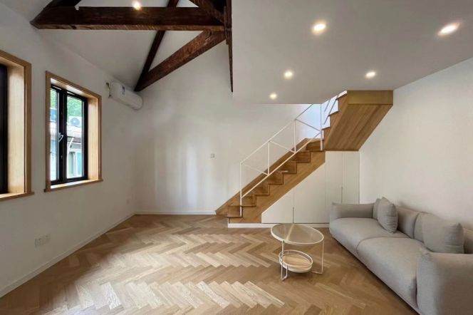 High ceiling 1Br/1Lr/1Bt apt nr South shanxi rd,M1/10/12