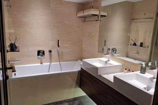 West Nanjing Road / Next to Taikoo Hui