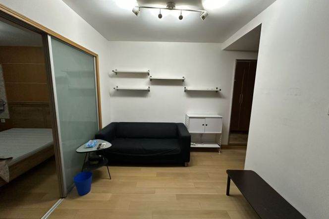 1BR with elevator near line 2 Wei'ning Rd can accept long or short term lease