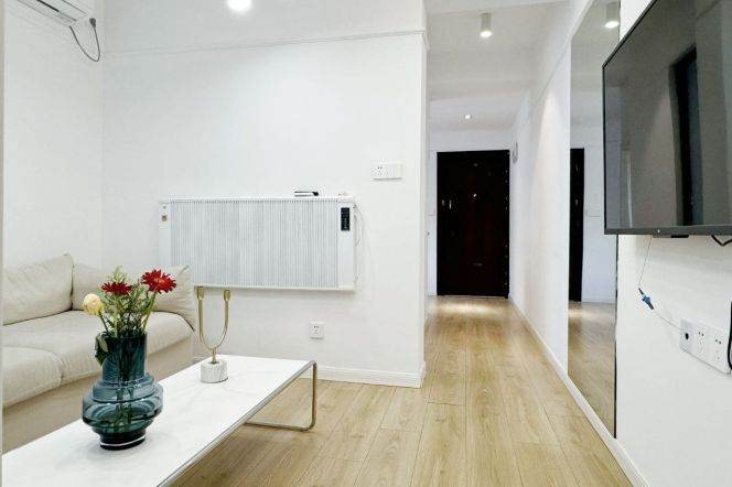 zhongshan park station one bedroom