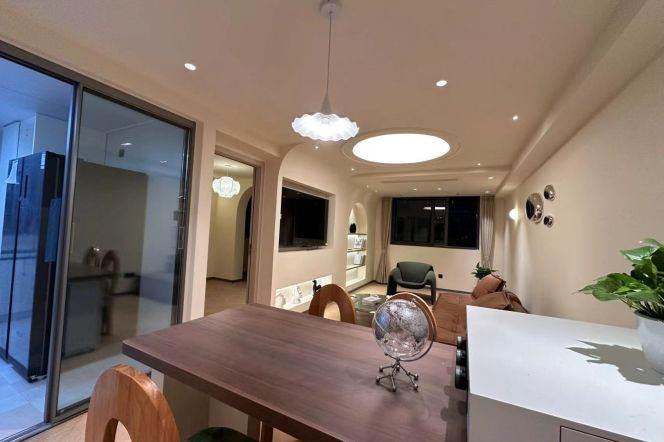 Renovated with CA,Floor heating,big Closet,Oven,Dishes Washer.