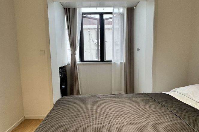 White 1Br + central AC | Hongqiao rd Metro L3/4/10 | Bright 5.9K