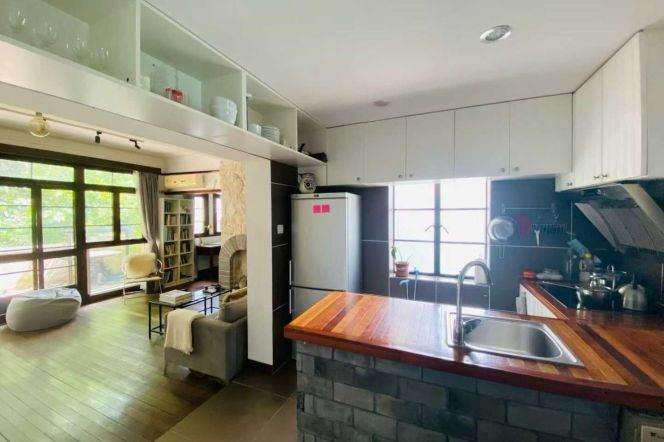 West jianguo rd 2+1br with terrace