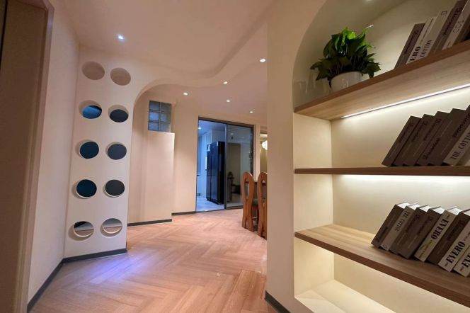 Renovated with CA,Floor heating,big Closet,Oven,Dishes Washer.