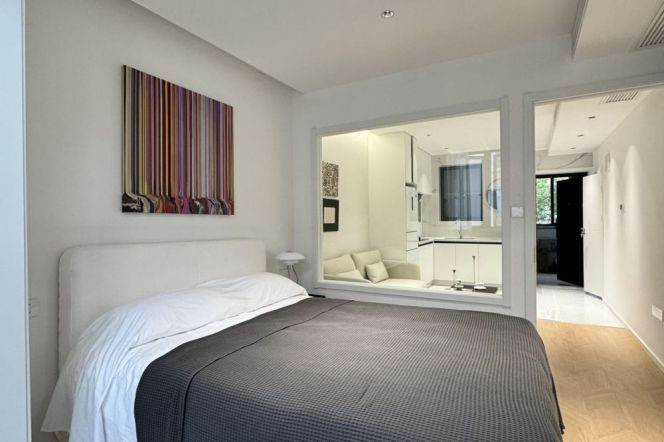 White 1Br + central AC | Hongqiao rd Metro L3/4/10 | Bright 5.9K