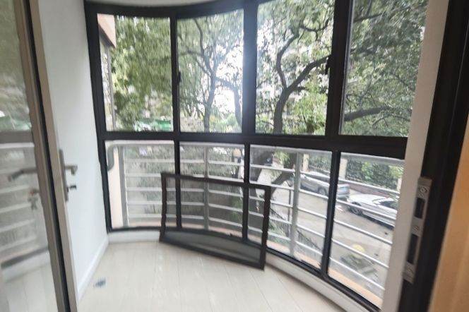 Renovated 3br apt with floor heating,close to Longxi,Line10