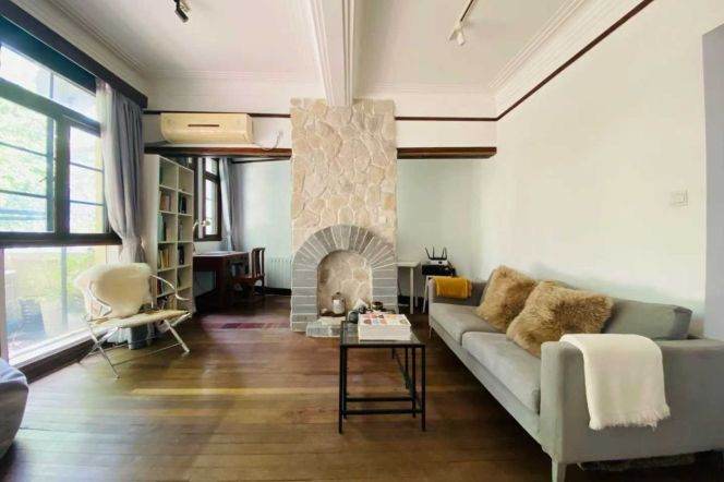 West jianguo rd 2+1br with terrace